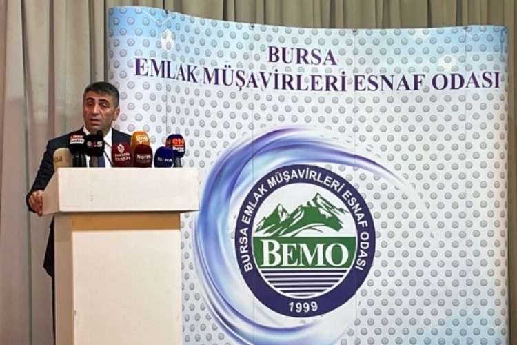 Bursa'da emlakçıların sektörün sorunlarını raporladı
