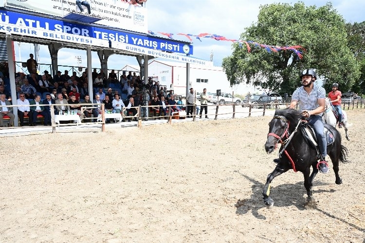 Bursa'da Rahvan At Yarışlarında Çeyrek Final Heyecanı Dorukta