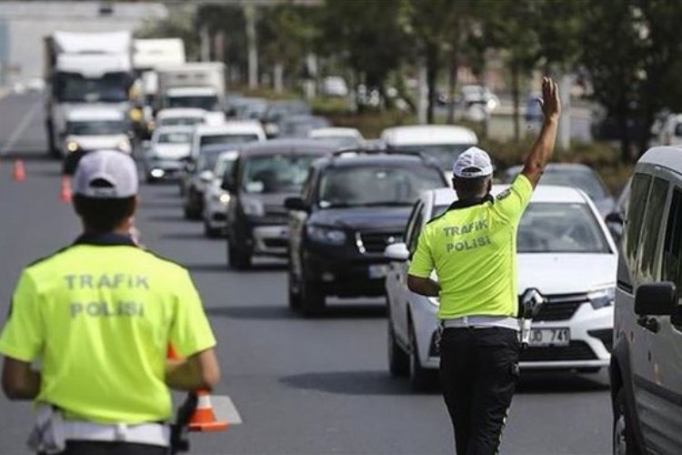 Bakan Yerlikaya, Trafikte Hız Konusunda Uyarıda Bulundu