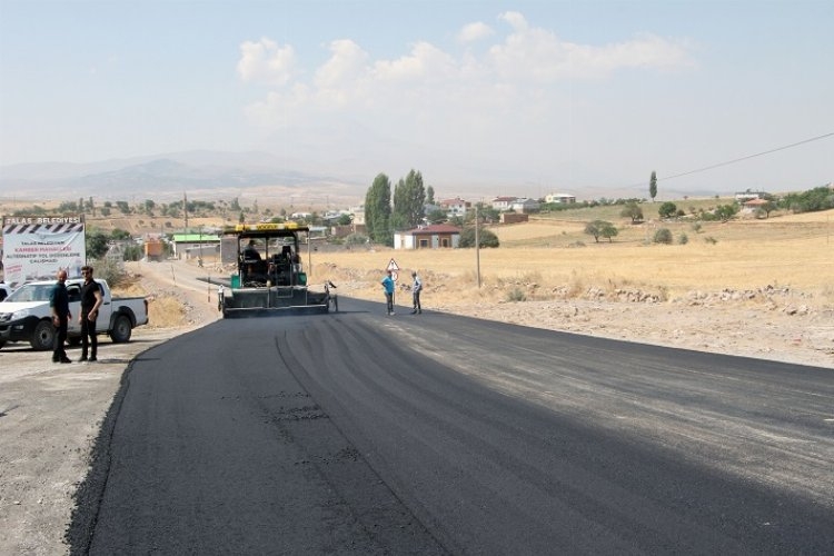 Kayseri Talas Belediyesi'nden Kamber'de asfalt çalışması